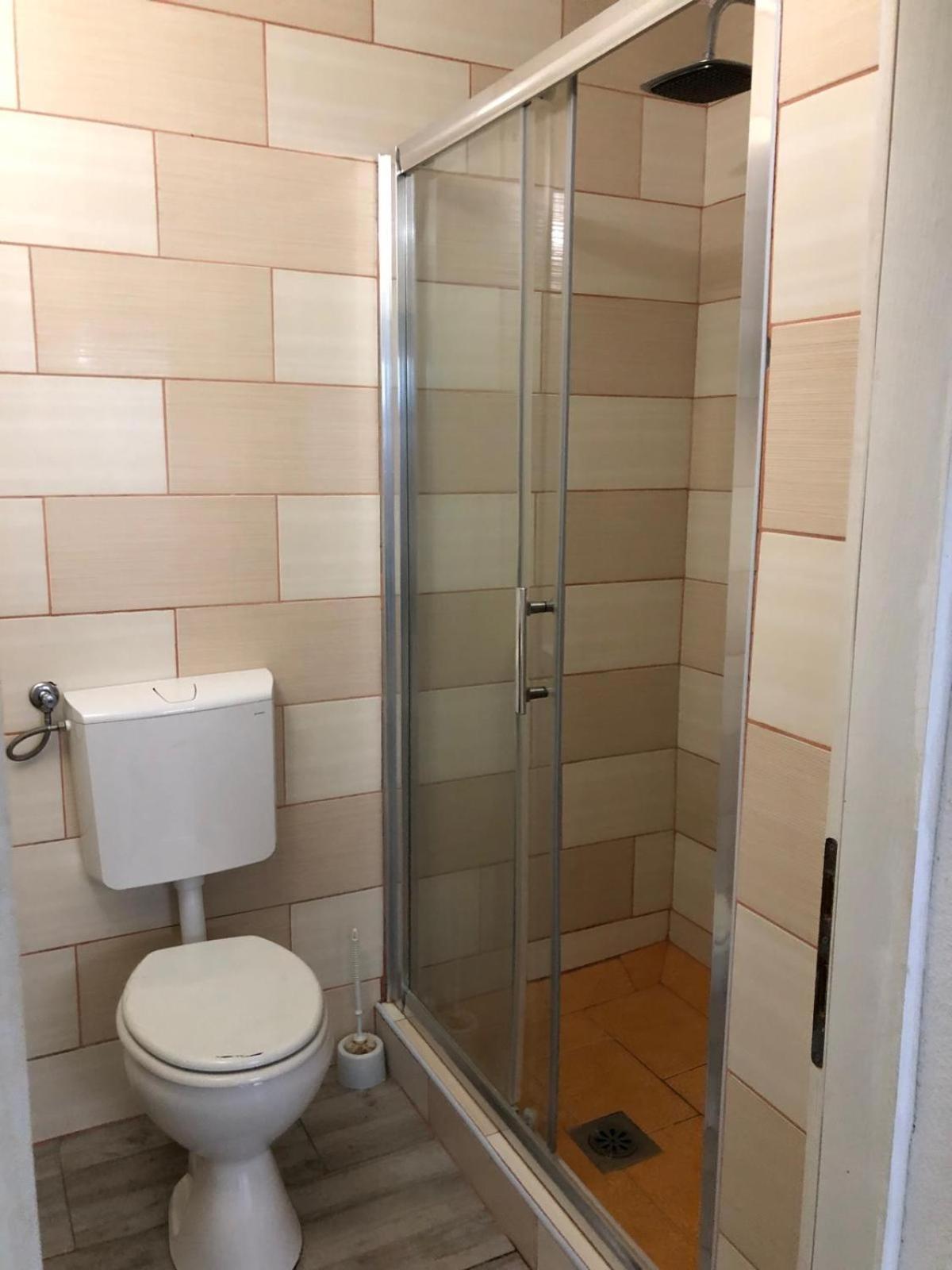 Apartmani Cesarica كارلوباغ الغرفة الصورة